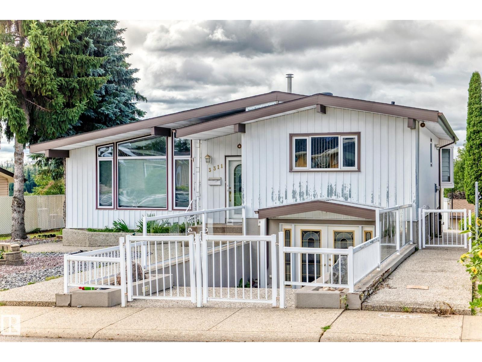3311 104 AV NW, Rundle Heights, Edmonton photo 3