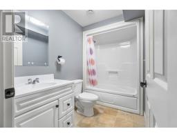 15 Hartland Avenue thumbnail 24