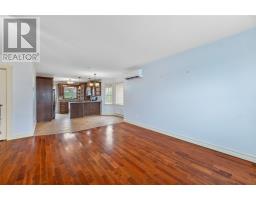 15 Hartland Avenue thumbnail 5