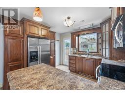 15 Hartland Avenue thumbnail 9