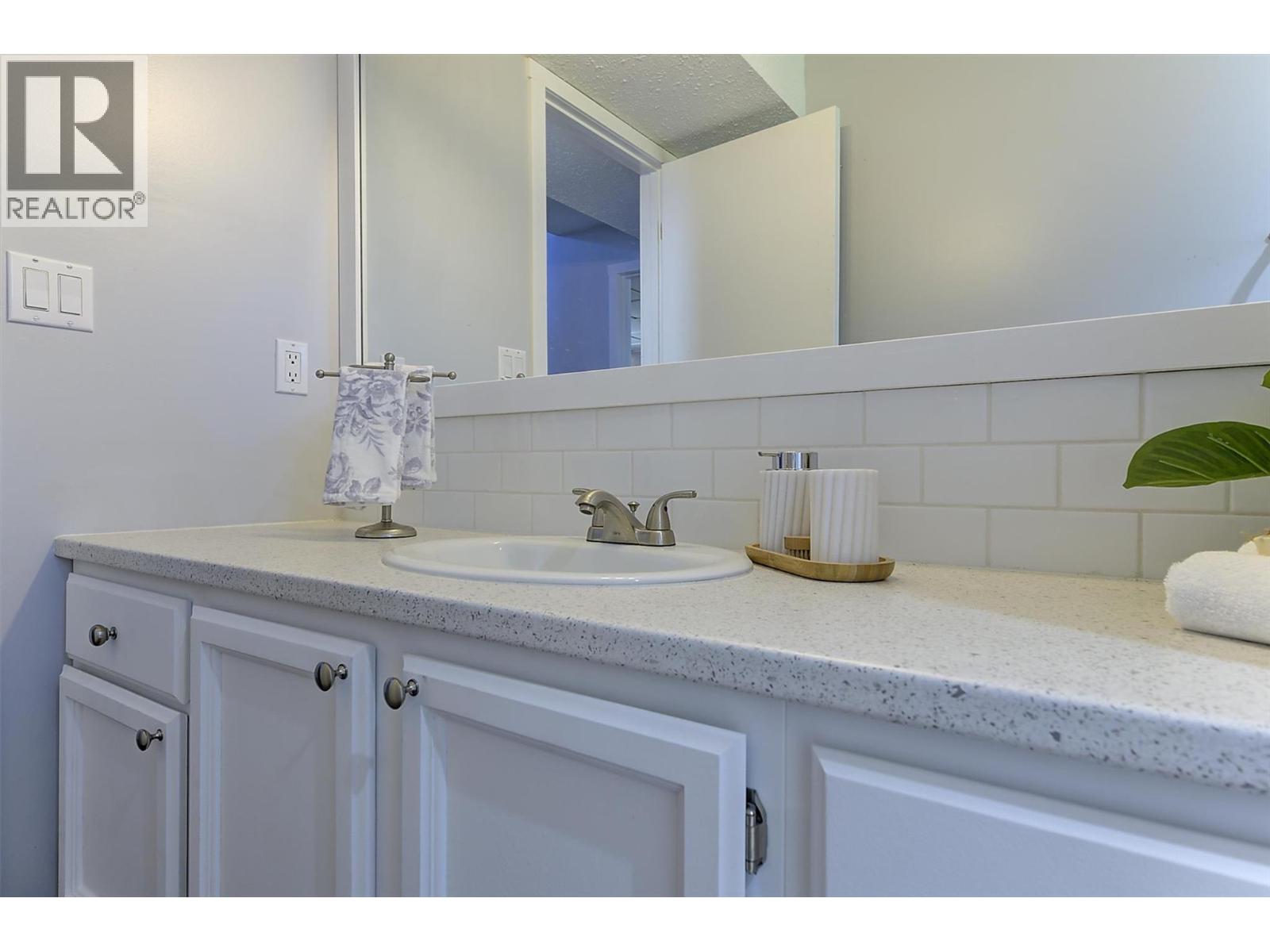  450 Holbrook Road West, Kelowna