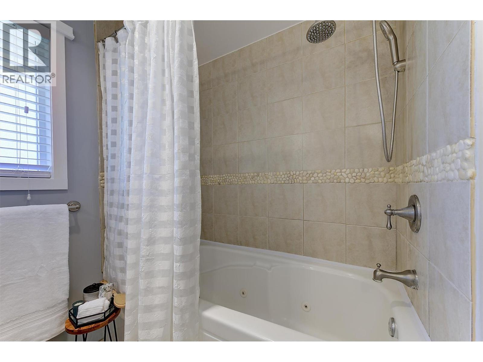  450 Holbrook Road West, Kelowna