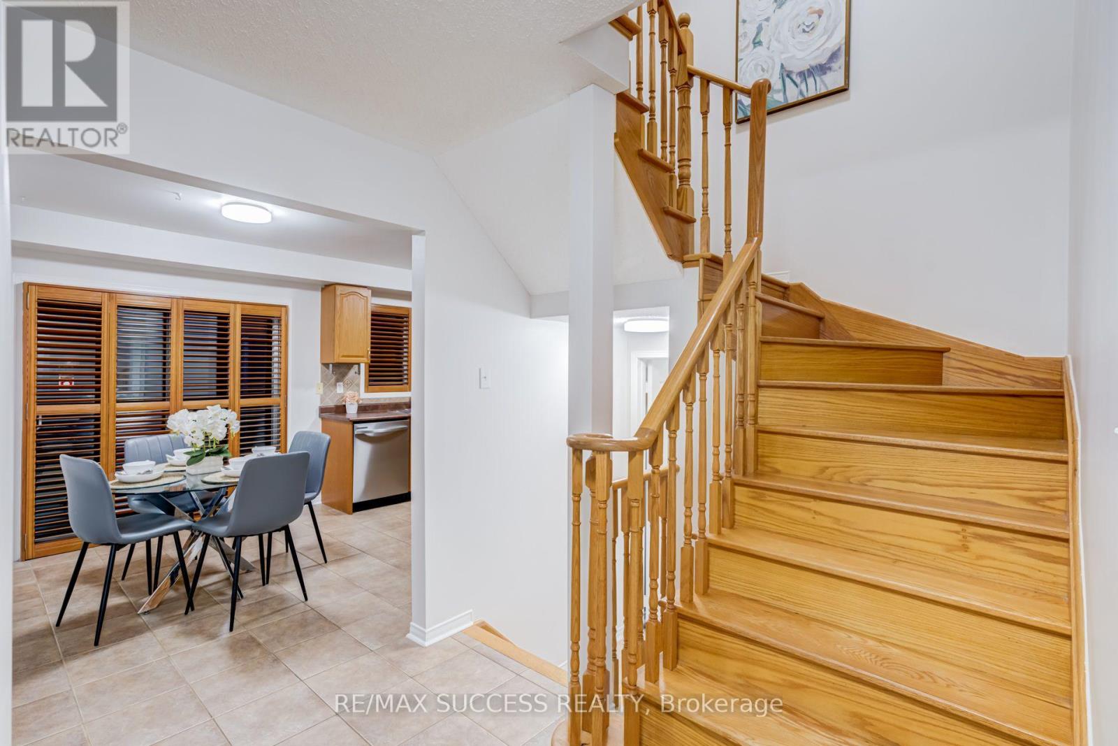 54 FERNCROFT PLACE - 21