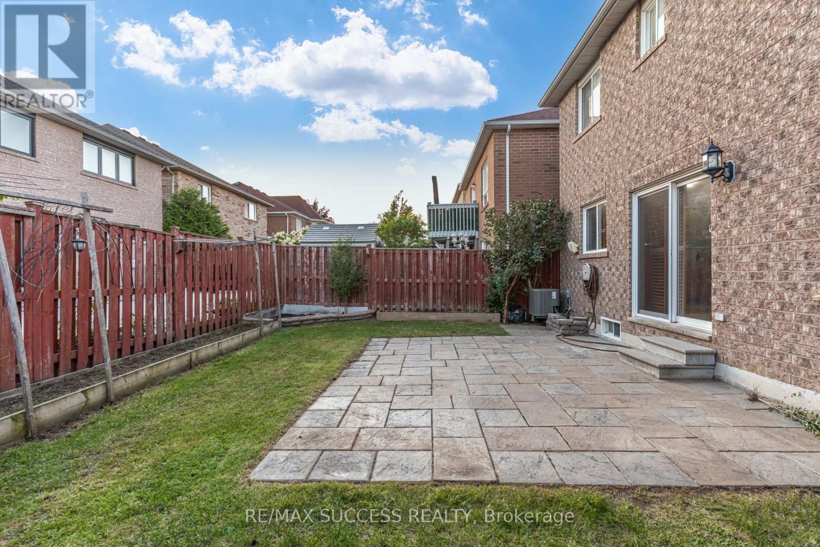54 FERNCROFT PLACE - 49