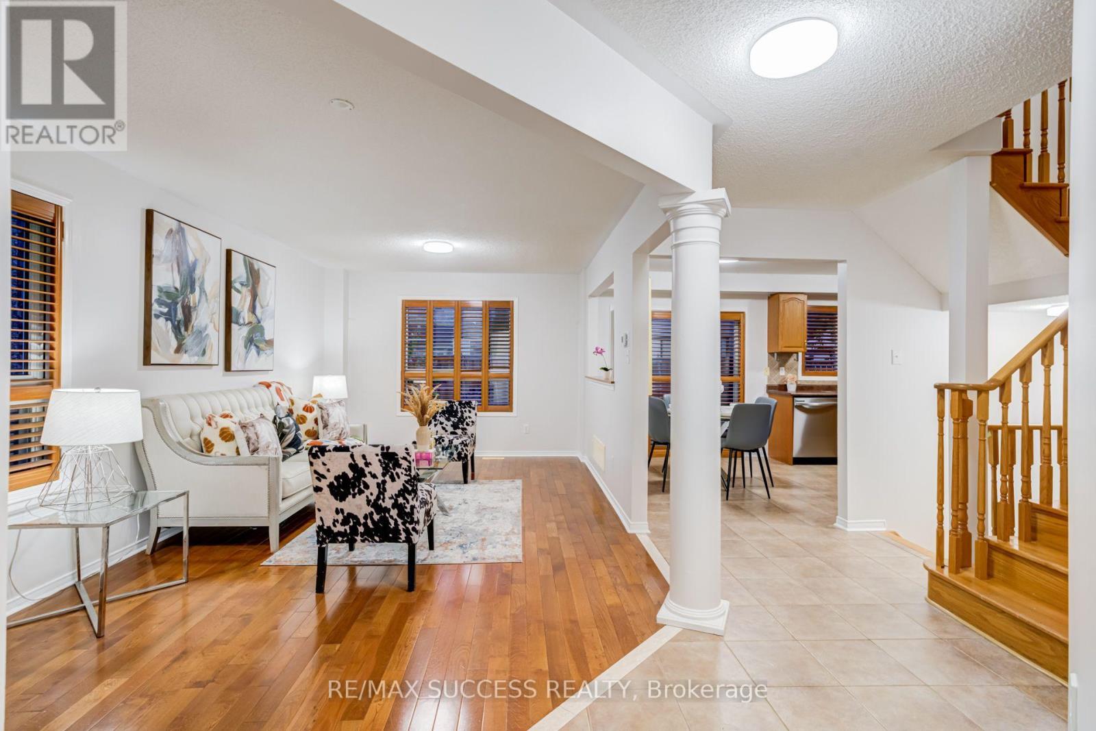 54 FERNCROFT PLACE - 5