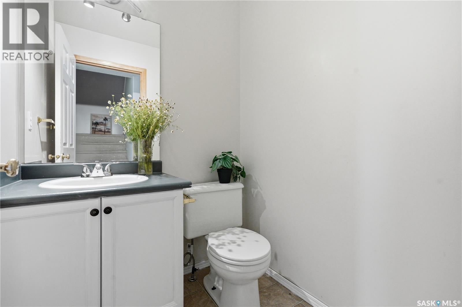 #2 110 Keevil CRESCENT - Image 14
