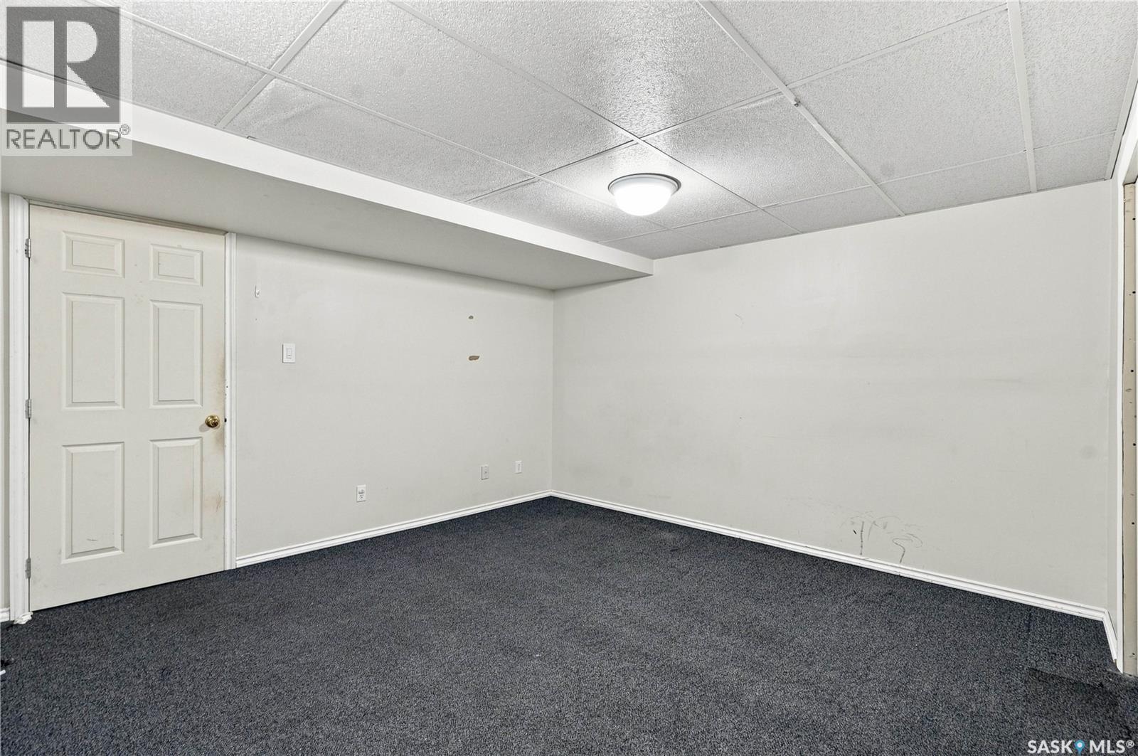 #2 110 Keevil CRESCENT - Image 31