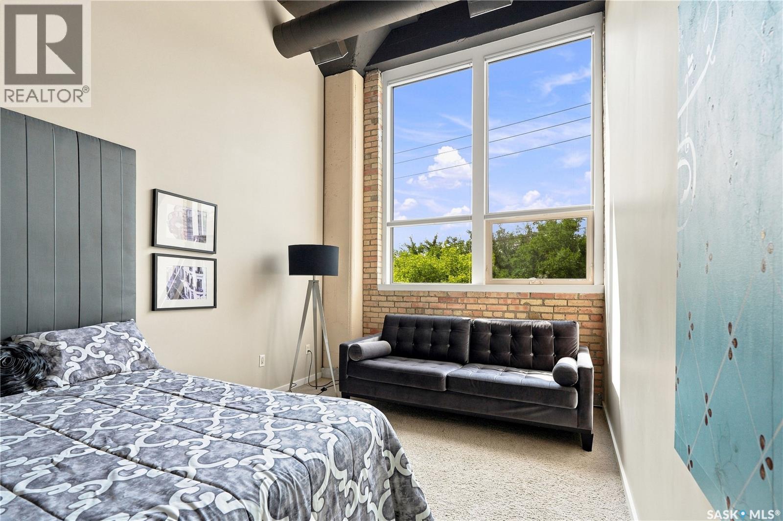 #204 211 D AVENUE N - Image 21