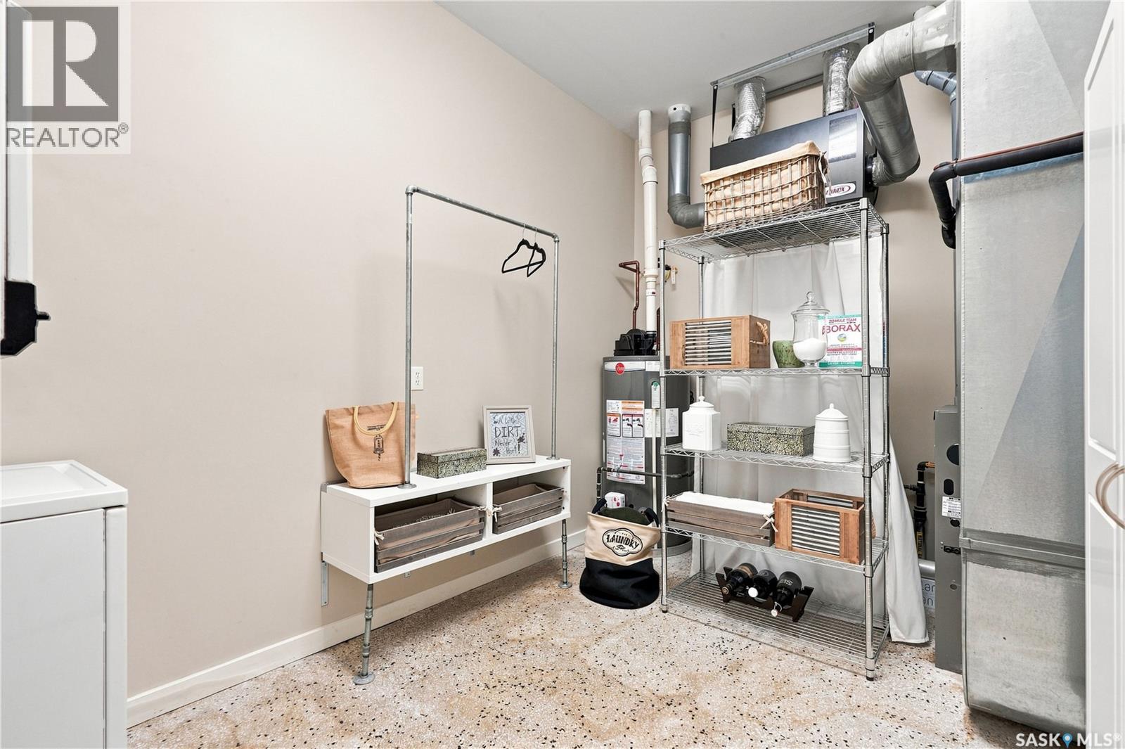 #204 211 D AVENUE N - Image 27
