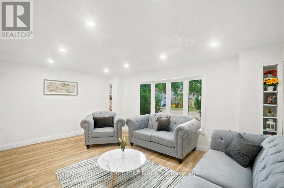 6 UPTON CRESCENT - 11