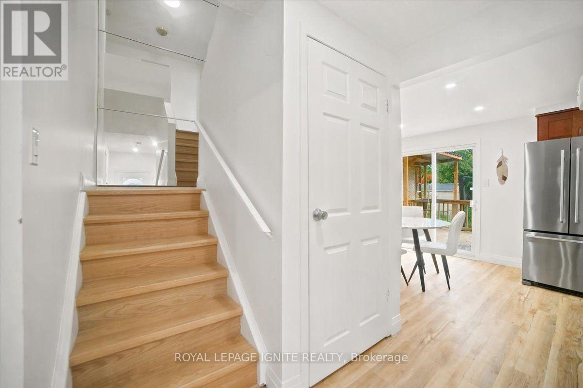 6 UPTON CRESCENT - 3