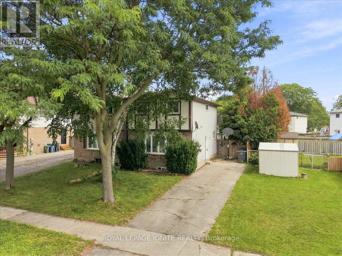 6 UPTON CRESCENT - Image 42