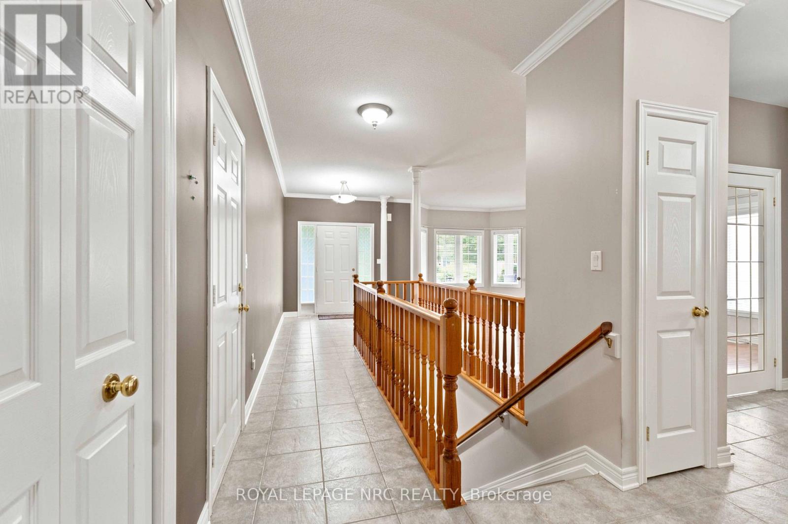 42 LORETTA DRIVE - 21