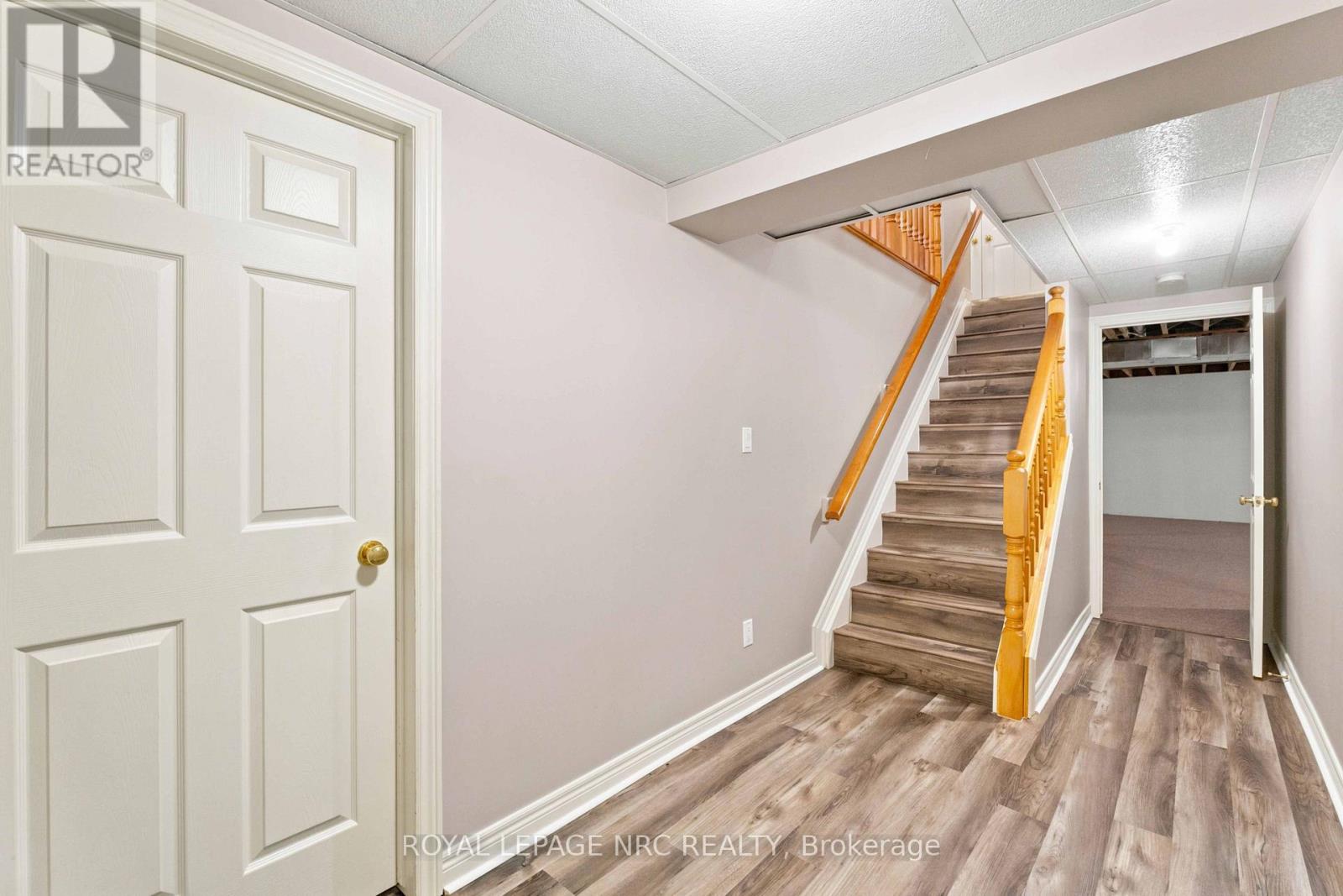 42 LORETTA DRIVE - 23