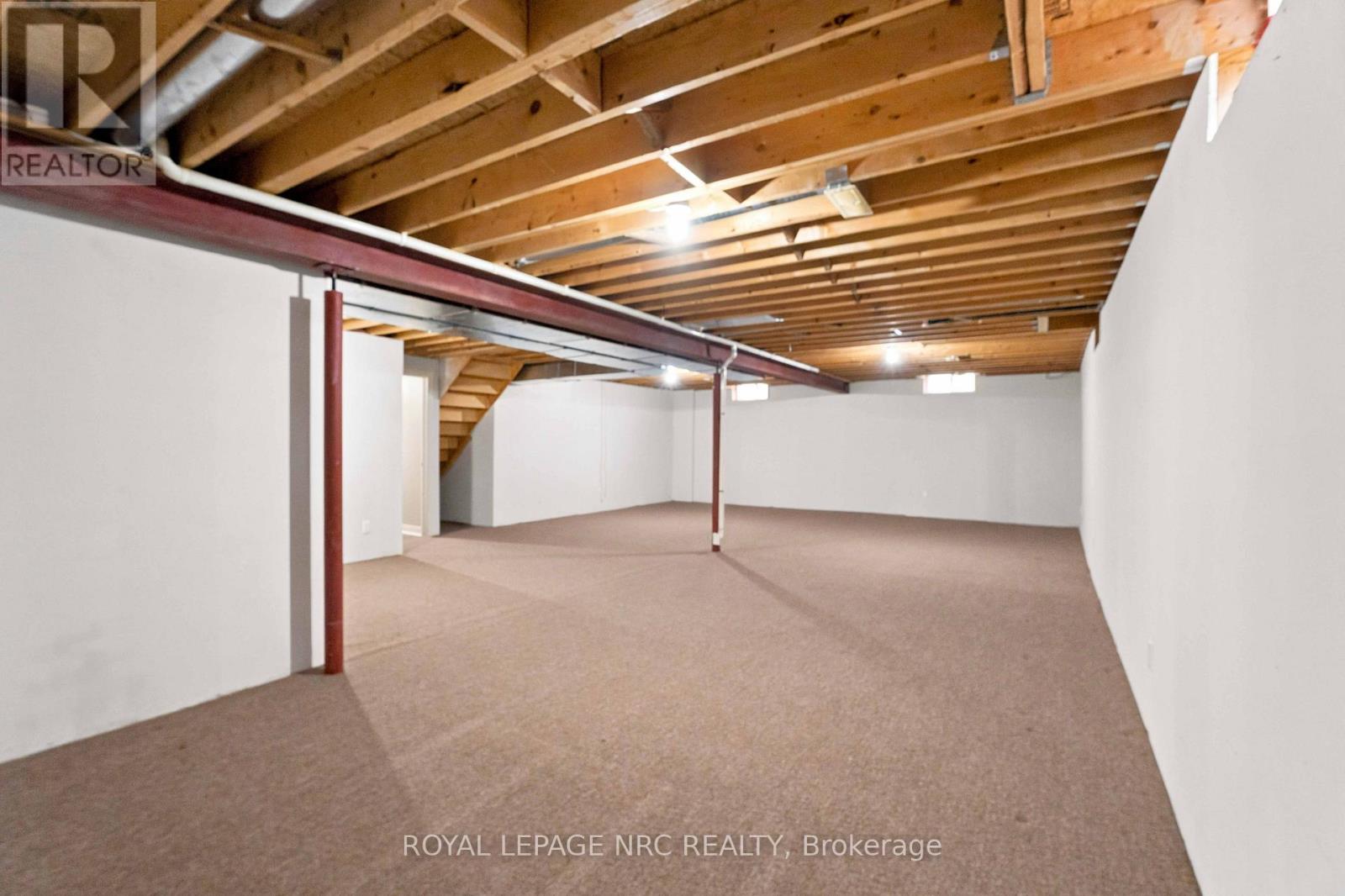 42 LORETTA DRIVE - 24