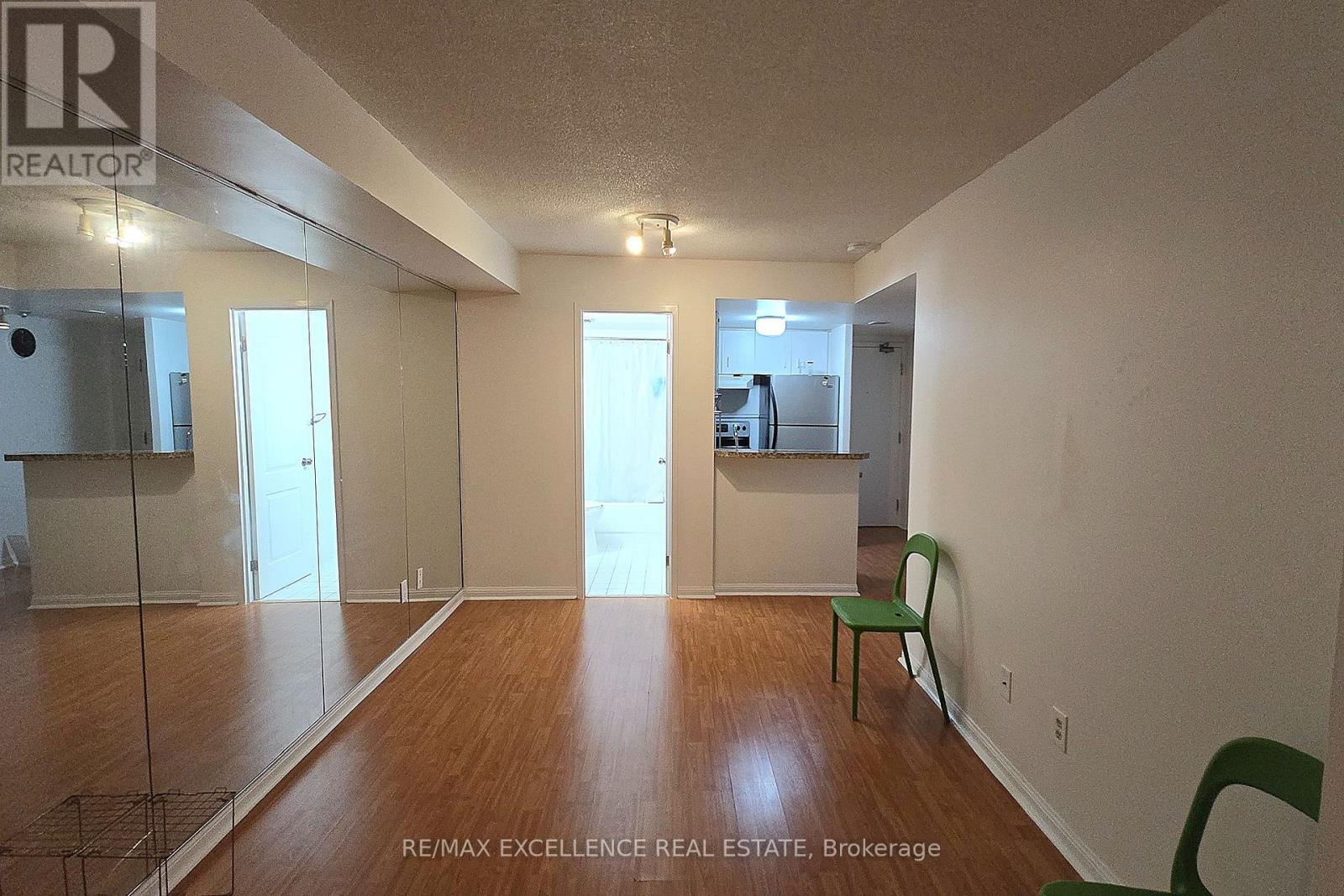 #809 25 GRENVILLE STREET - 11