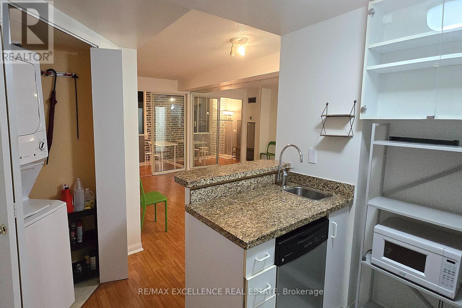#809 25 GRENVILLE STREET - 6