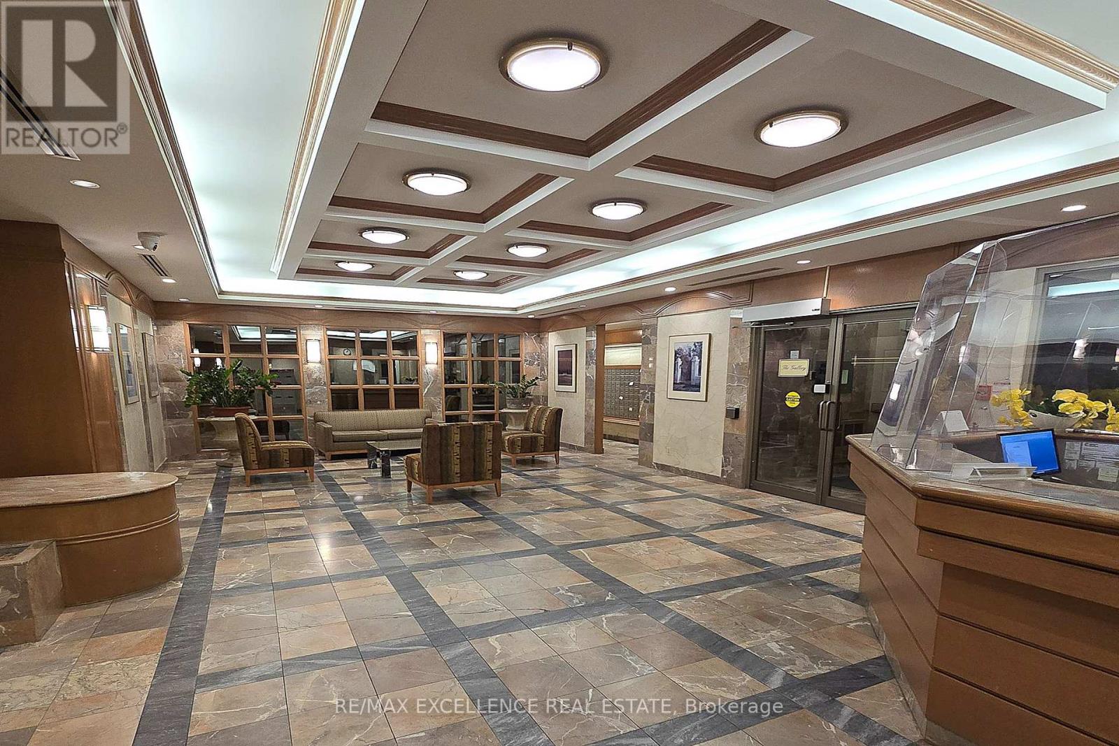 #809 25 GRENVILLE STREET - Image 4