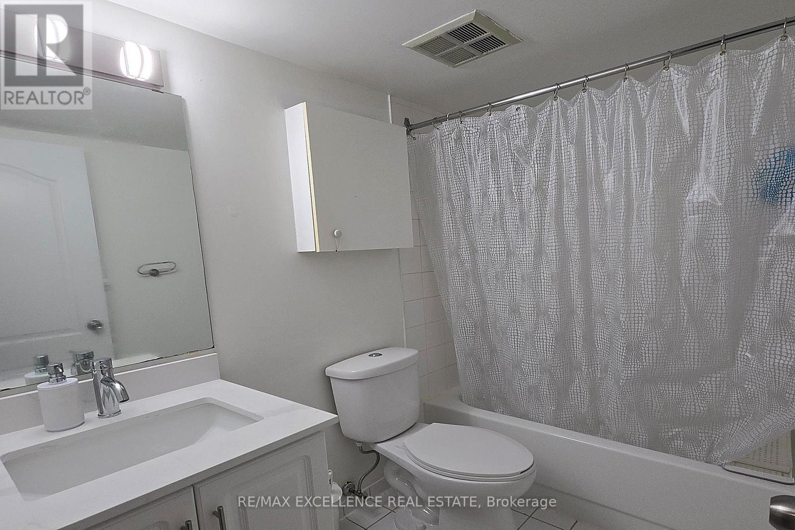 #809 25 GRENVILLE STREET - Image 12