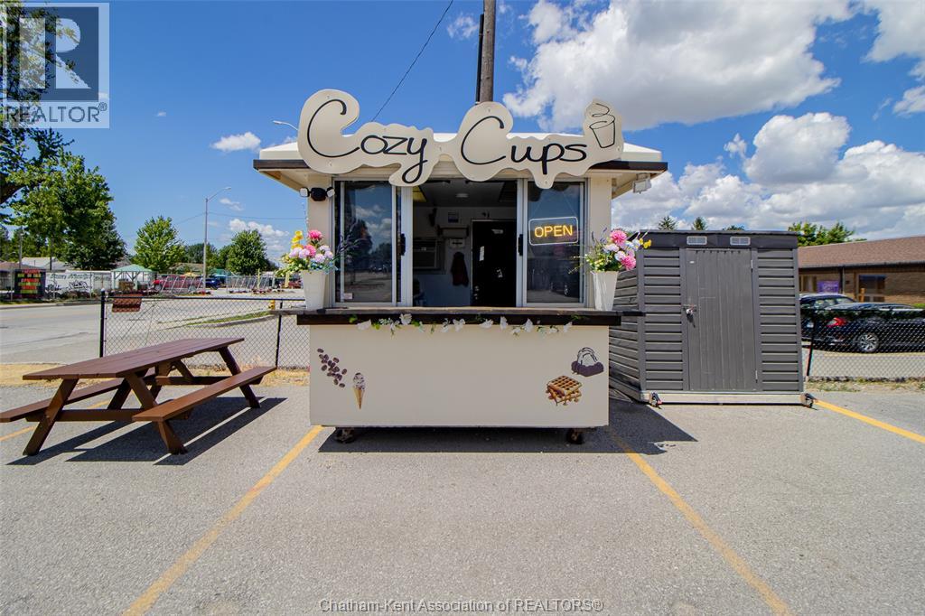 4 Sandys Street, Chatham, Ontario, N7L3P5, Chatham, Ontario — photo 1 of 5