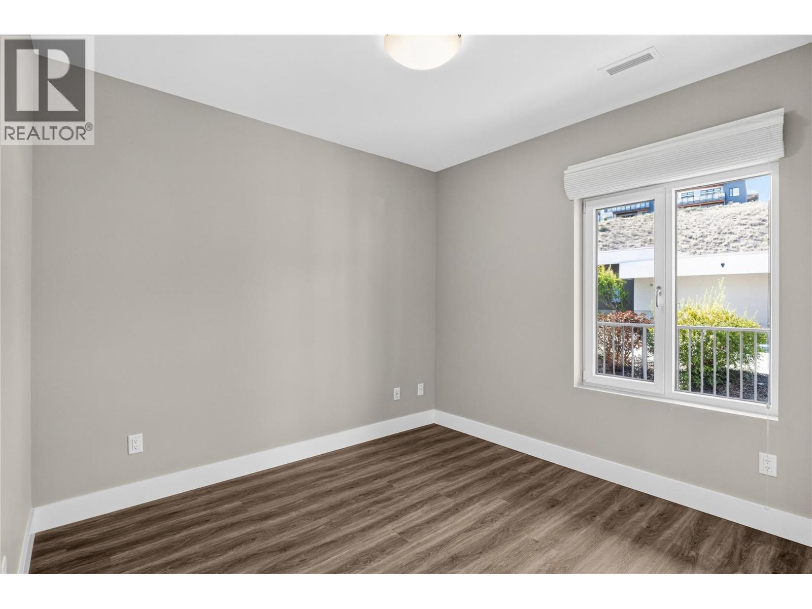 #422 400 Vista Park - 22