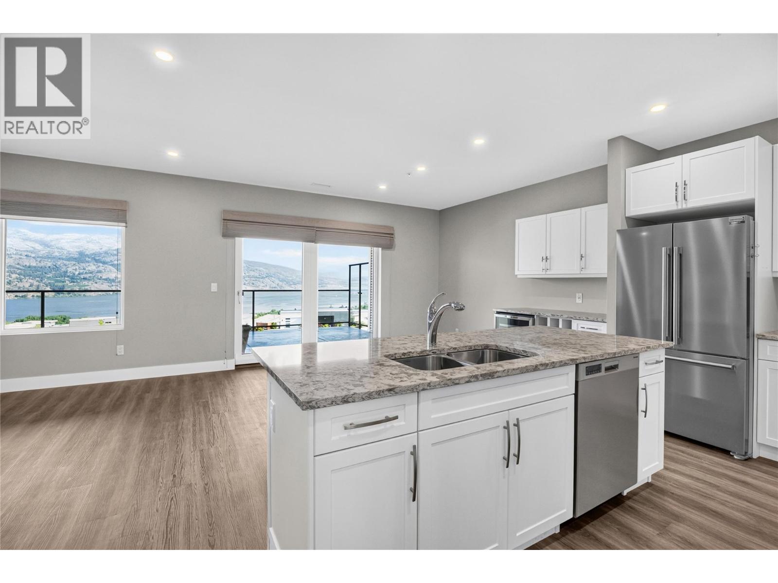 #422 400 Vista Park - 3