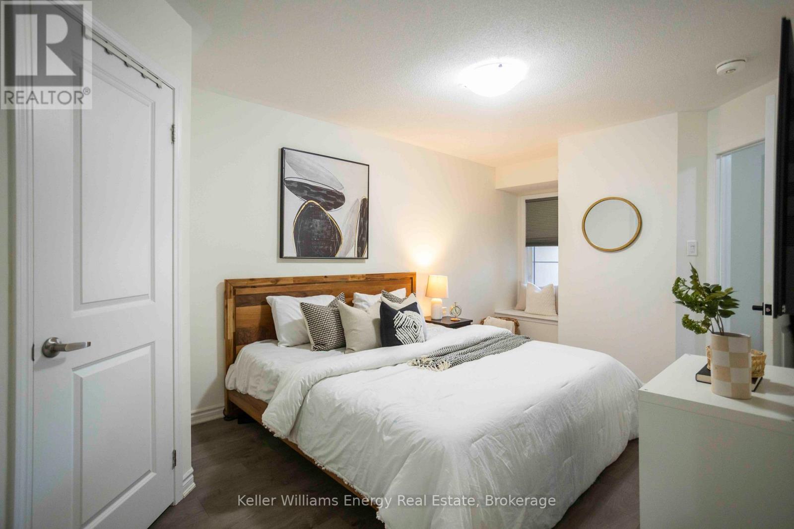 104 HOWE AVENUE - Image 20