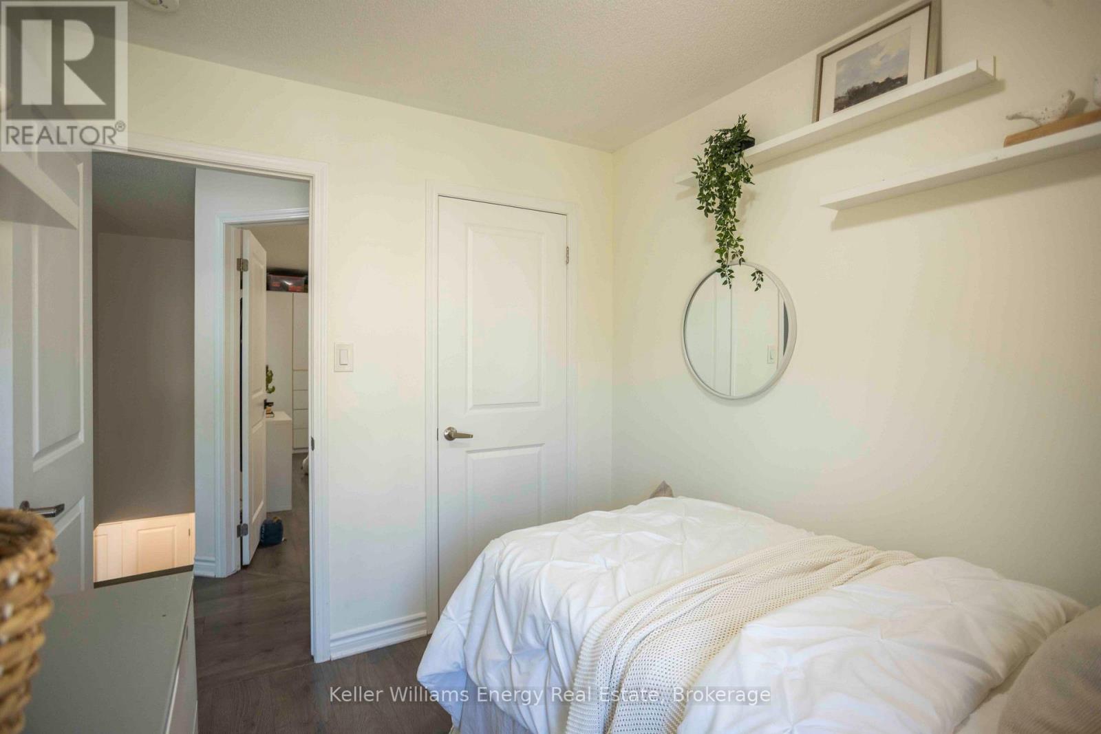 104 HOWE AVENUE - 24