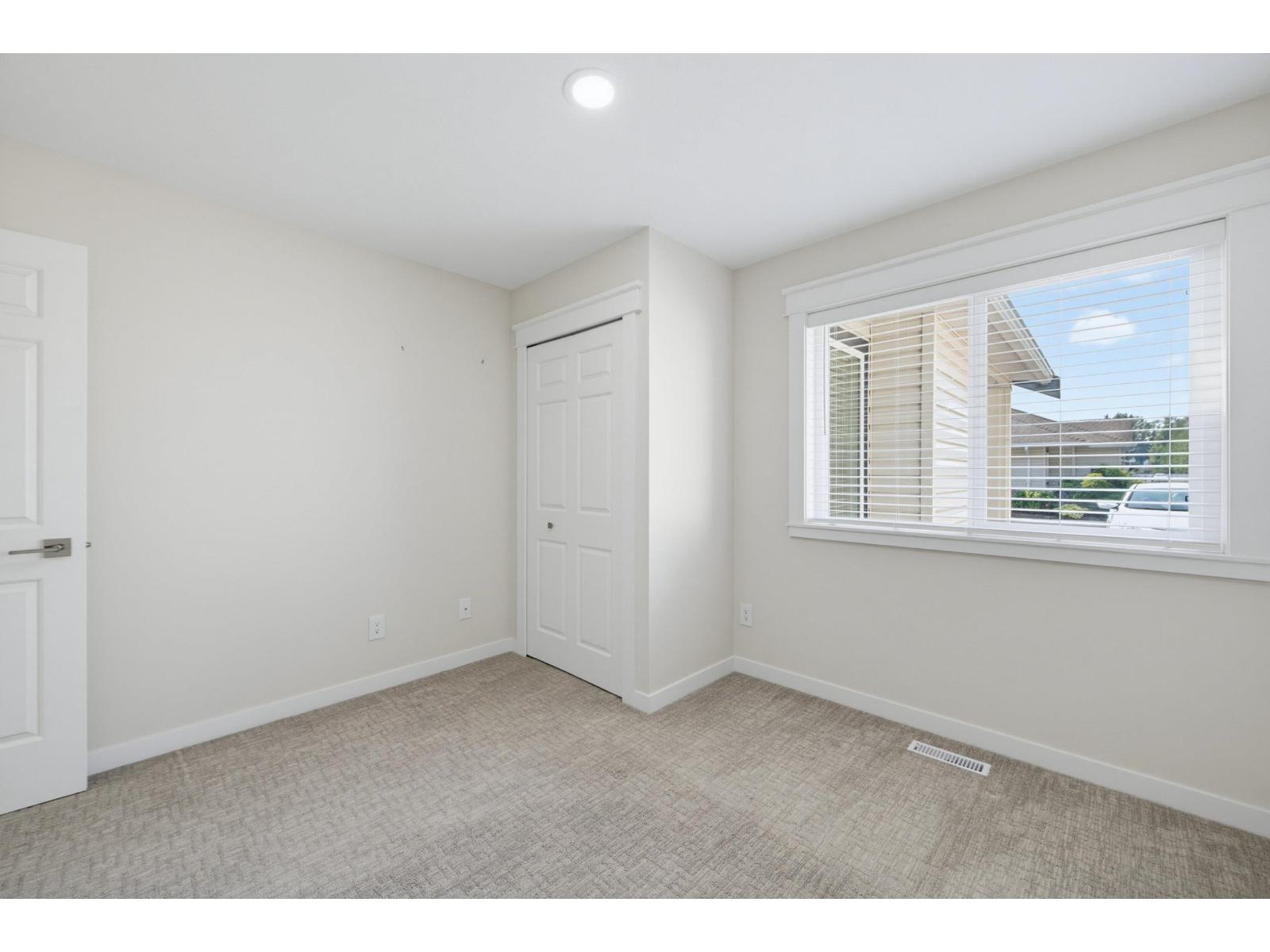 2 Bed, 2 Bath House for Sale in Langley – 8 5550 LANGLEY BYPASS – MLS# R3159378 - Image 22