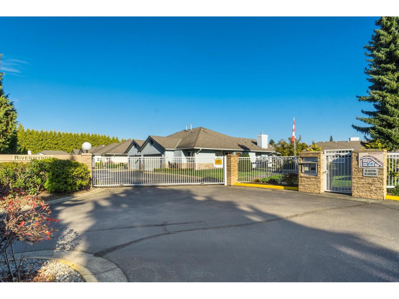 2 Bed, 2 Bath House for Sale in Langley – 8 5550 LANGLEY BYPASS – MLS# R3159378 - Image 40