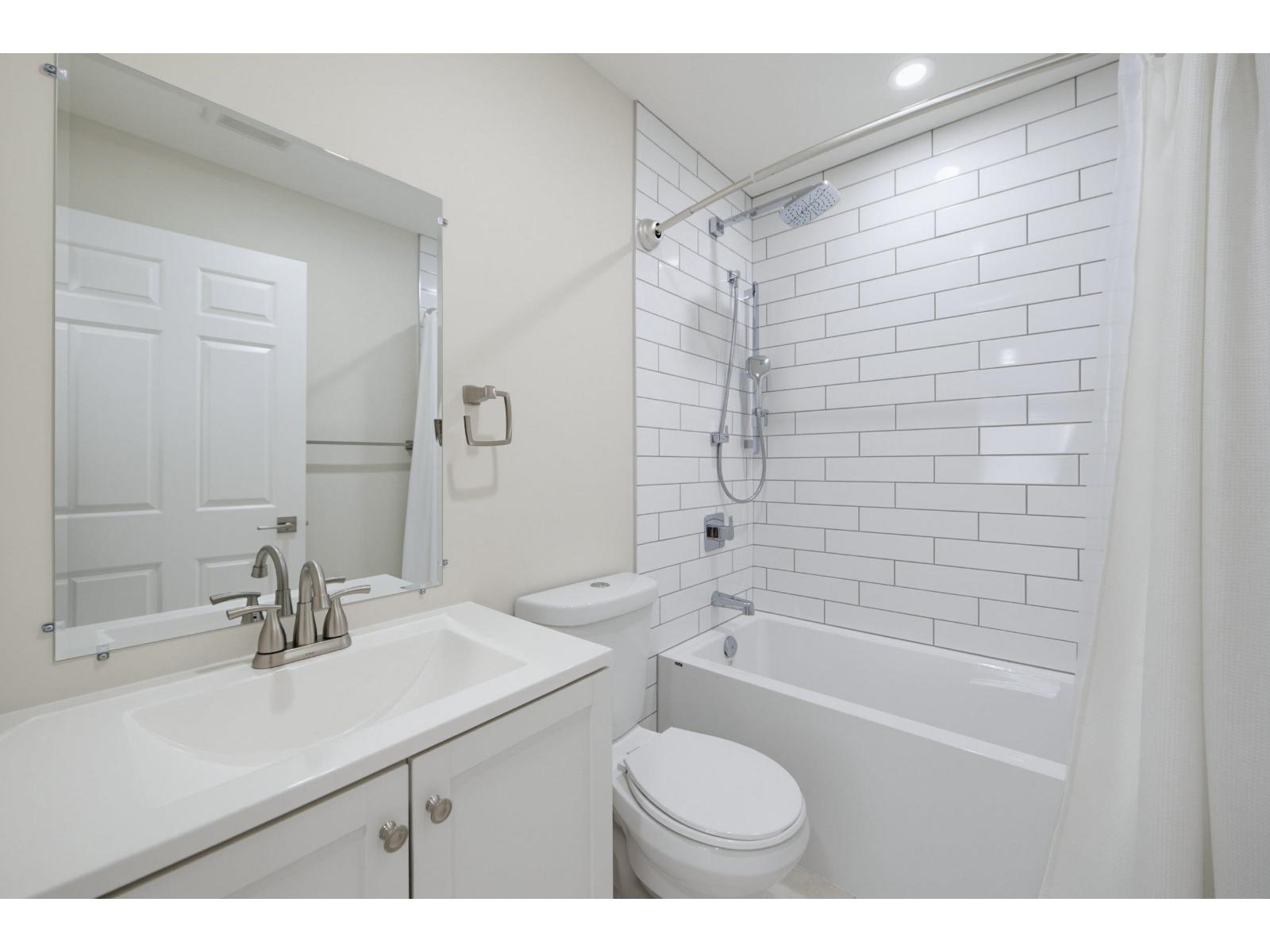 2 Bed, 2 Bath House for Sale in Langley – 8 5550 LANGLEY BYPASS – MLS# R3159378 - Image 23