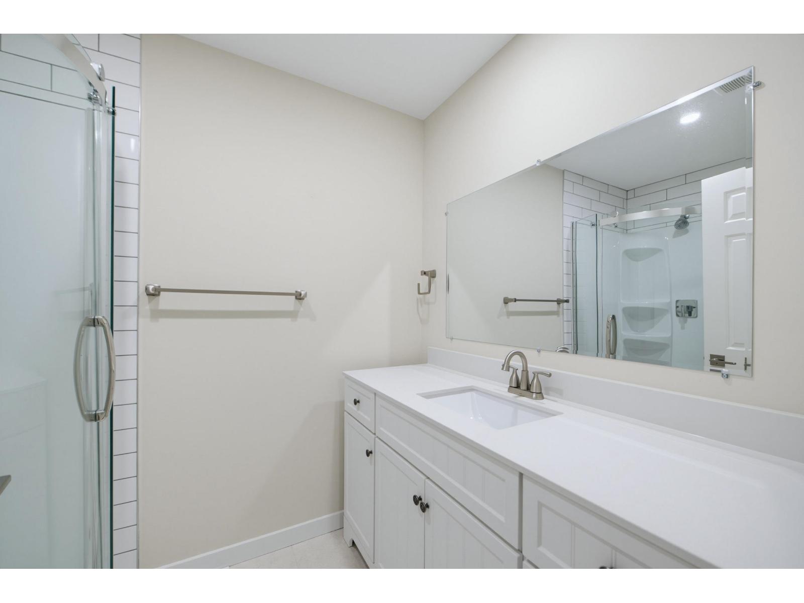 2 Bed, 2 Bath House for Sale in Langley – 8 5550 LANGLEY BYPASS – MLS# R3159378 - Image 20
