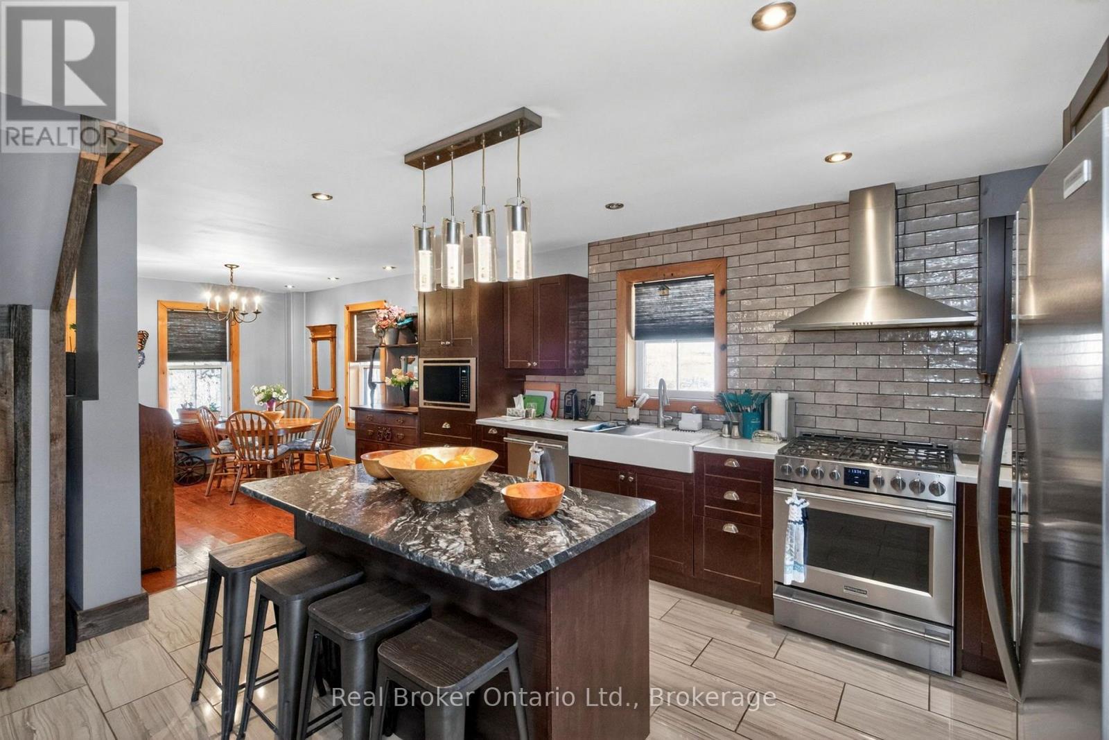 151 MAIN STREET - Image 9