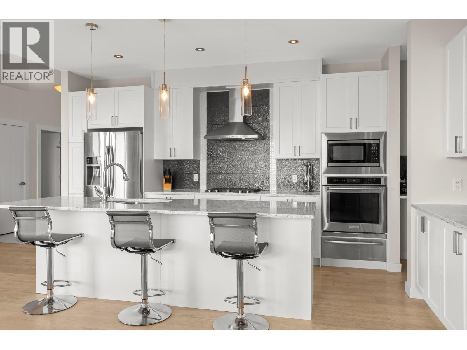  1534 GREGORY Road, West Kelowna