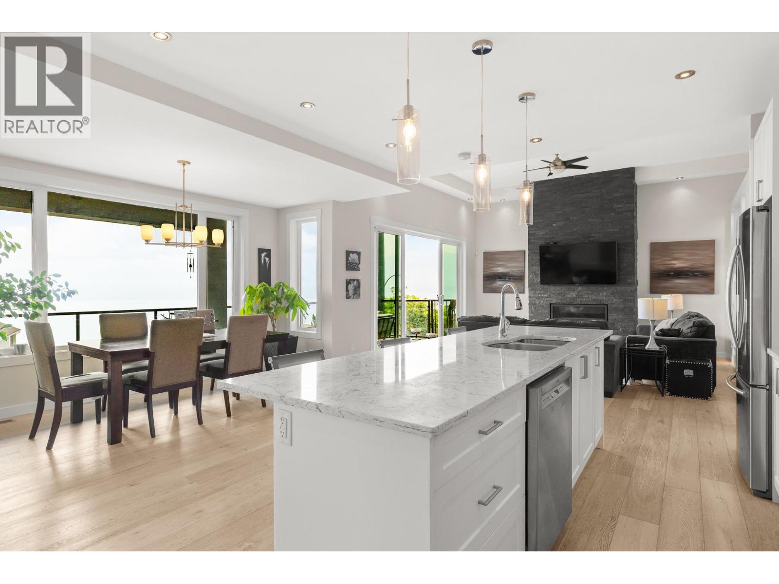  1534 GREGORY Road, West Kelowna