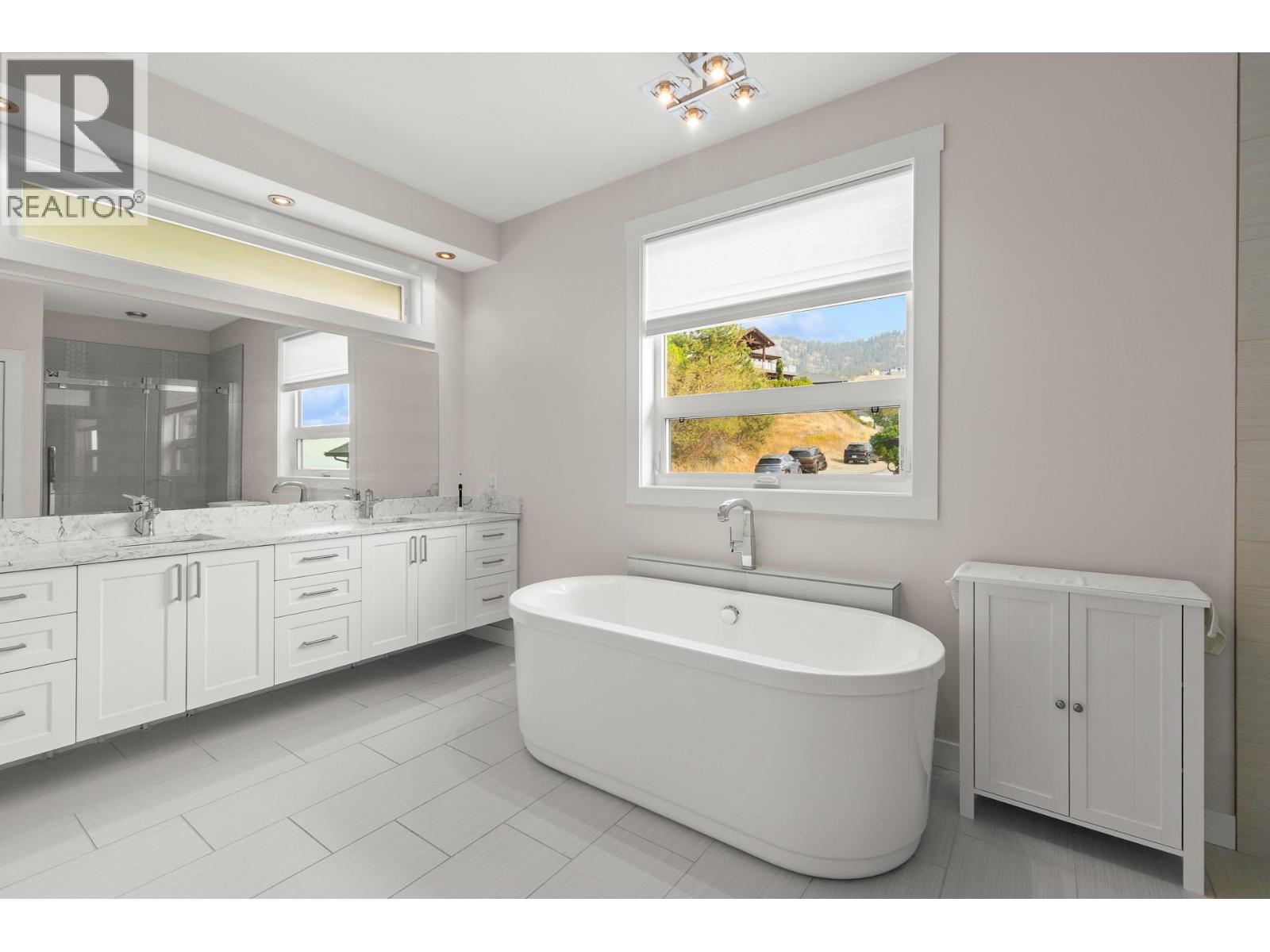  1534 GREGORY Road, West Kelowna