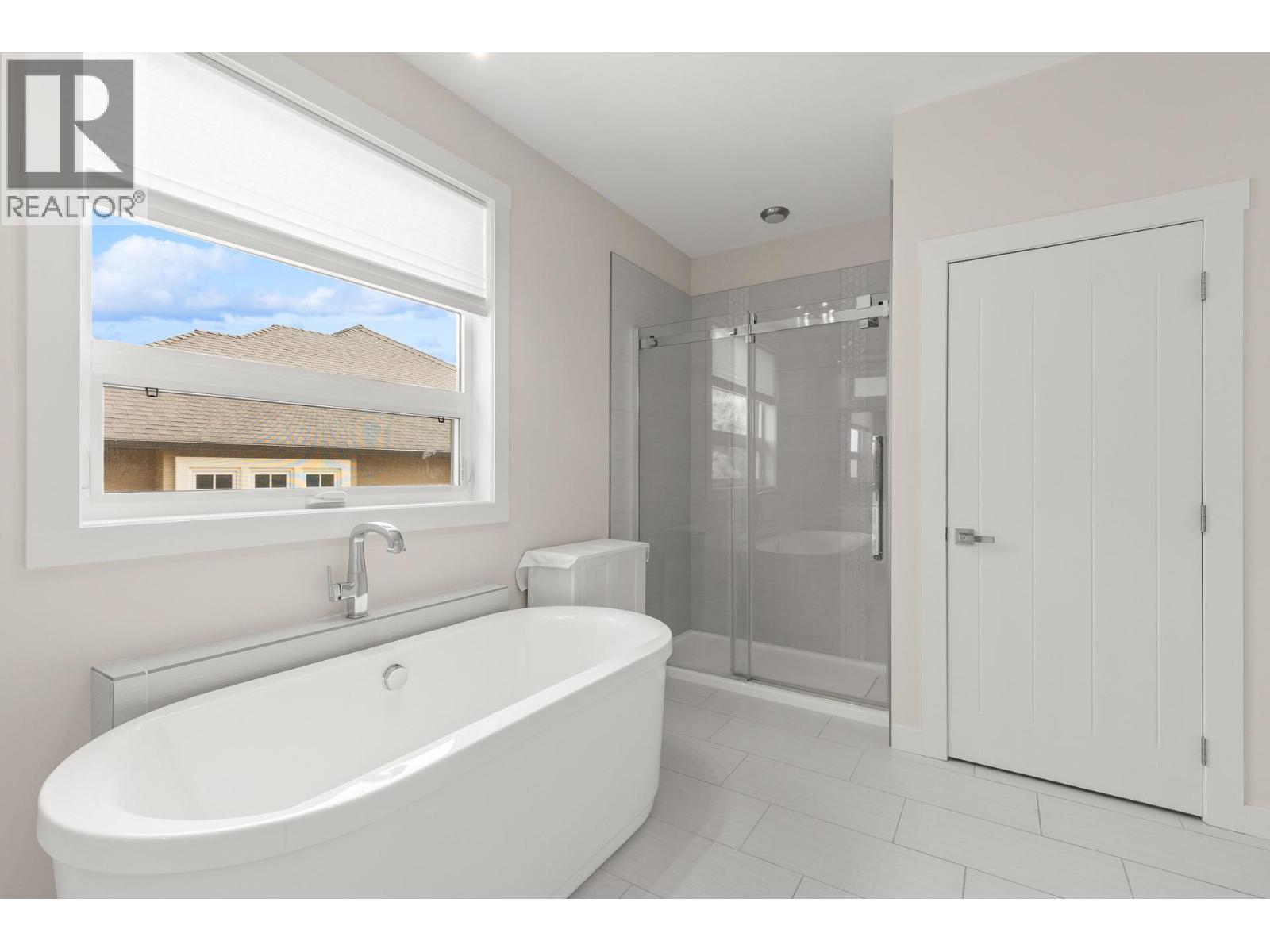  1534 GREGORY Road, West Kelowna