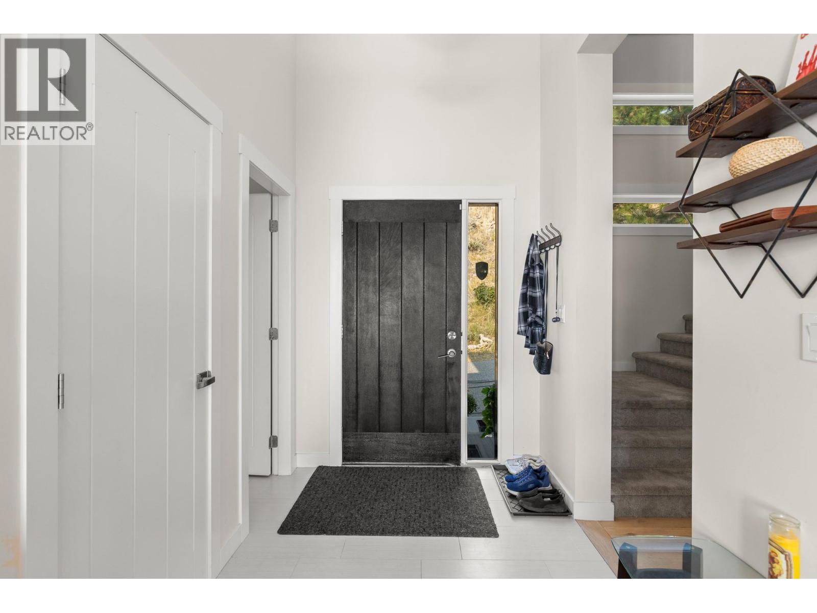  1534 GREGORY Road, West Kelowna