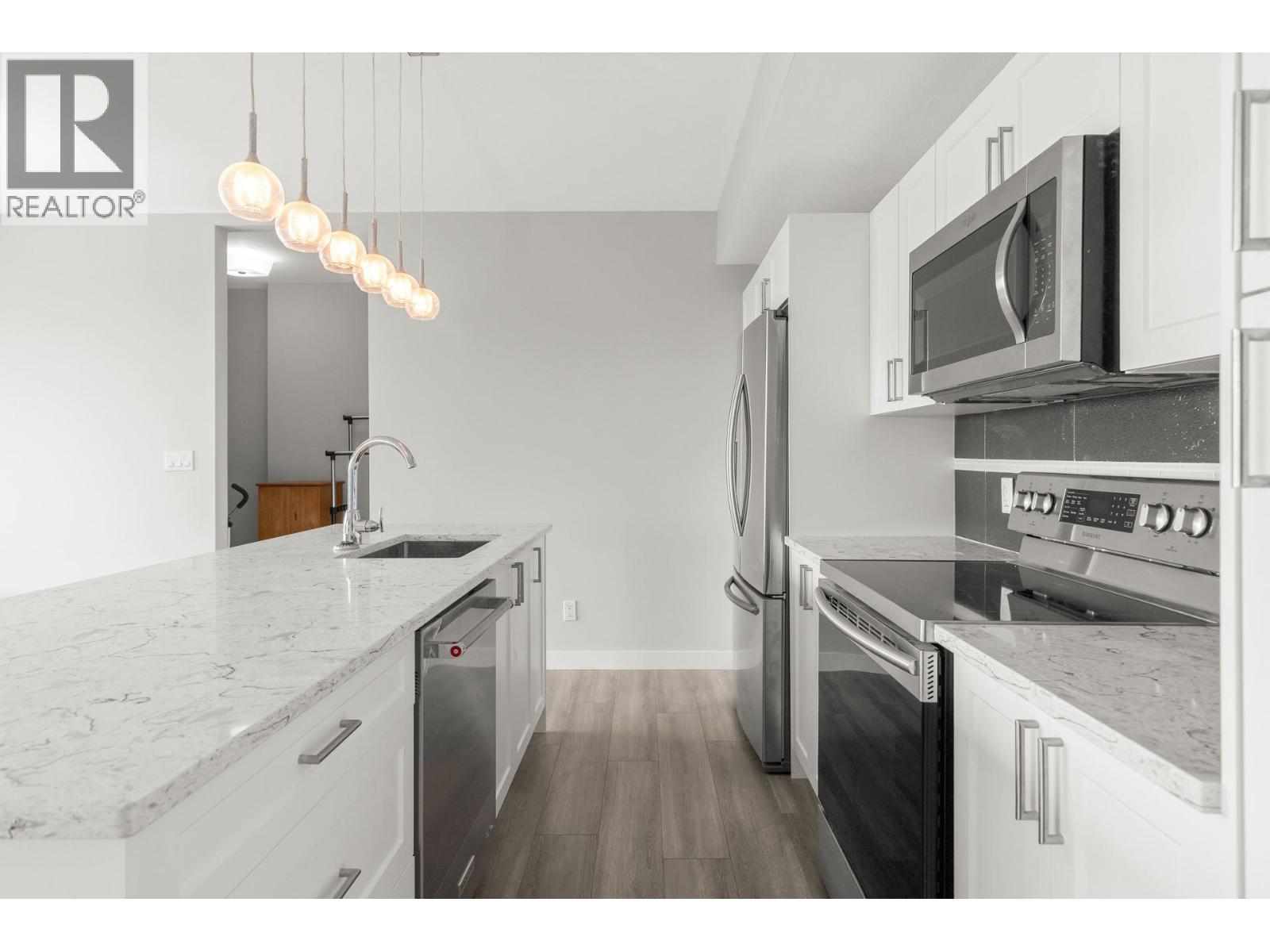  1534 GREGORY Road, West Kelowna