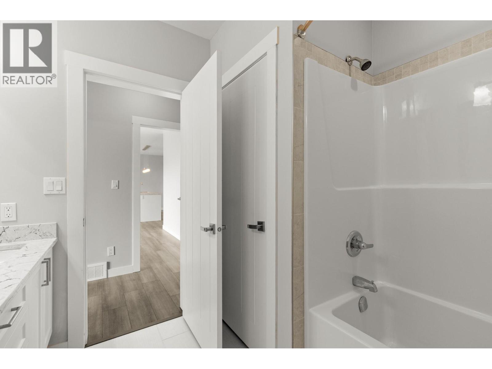  1534 GREGORY Road, West Kelowna