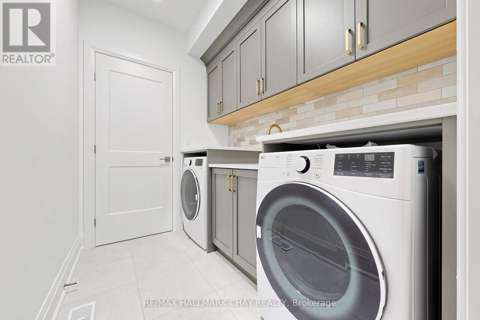 20 NORTHLAND COURT - Image 18