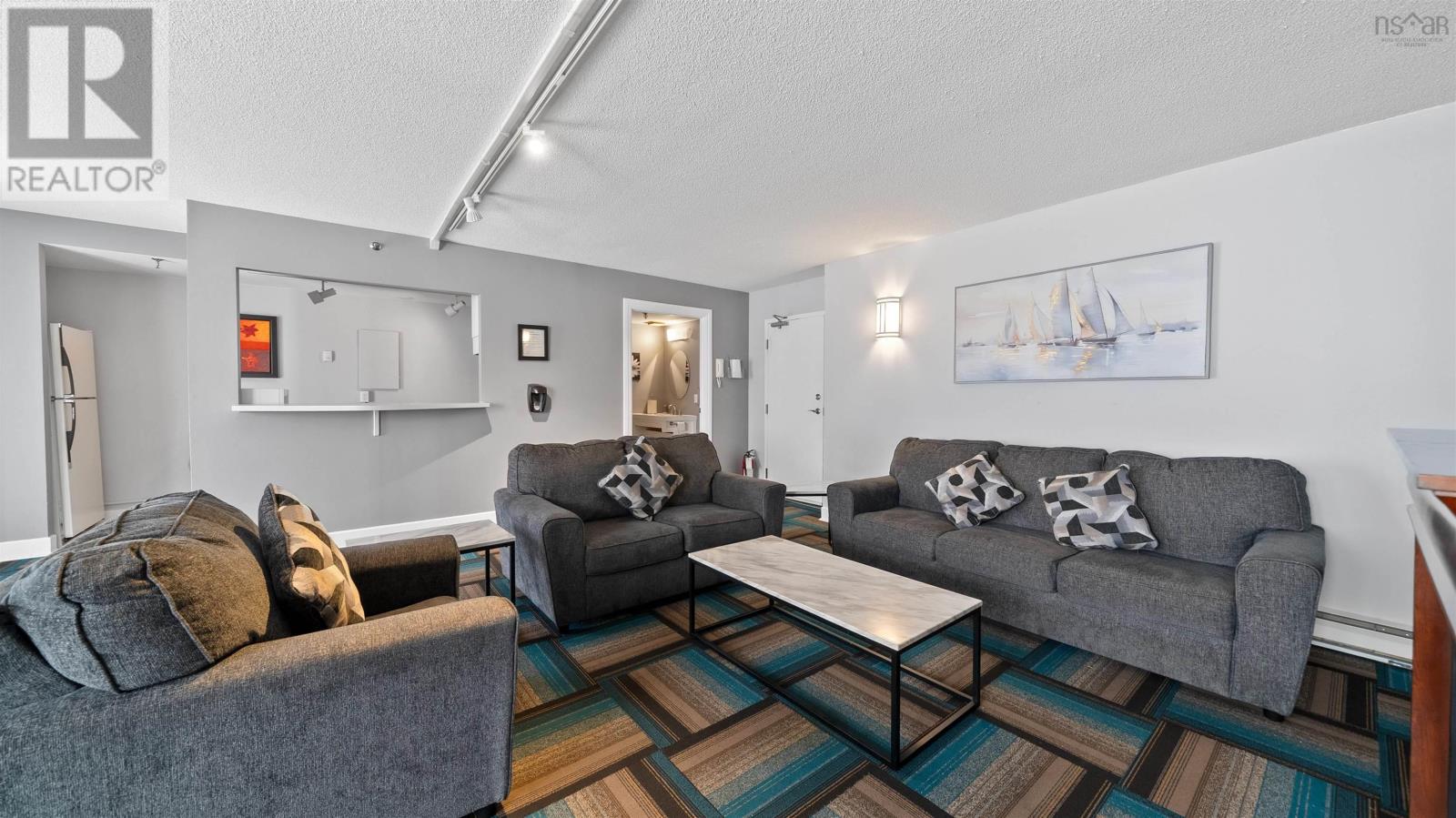 Property 32 of 35 of 1125 45 Vimy Avenue