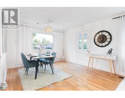 Living room - 4246 Bloor Street W, Toronto, ON M9C1Z7 Photo 8