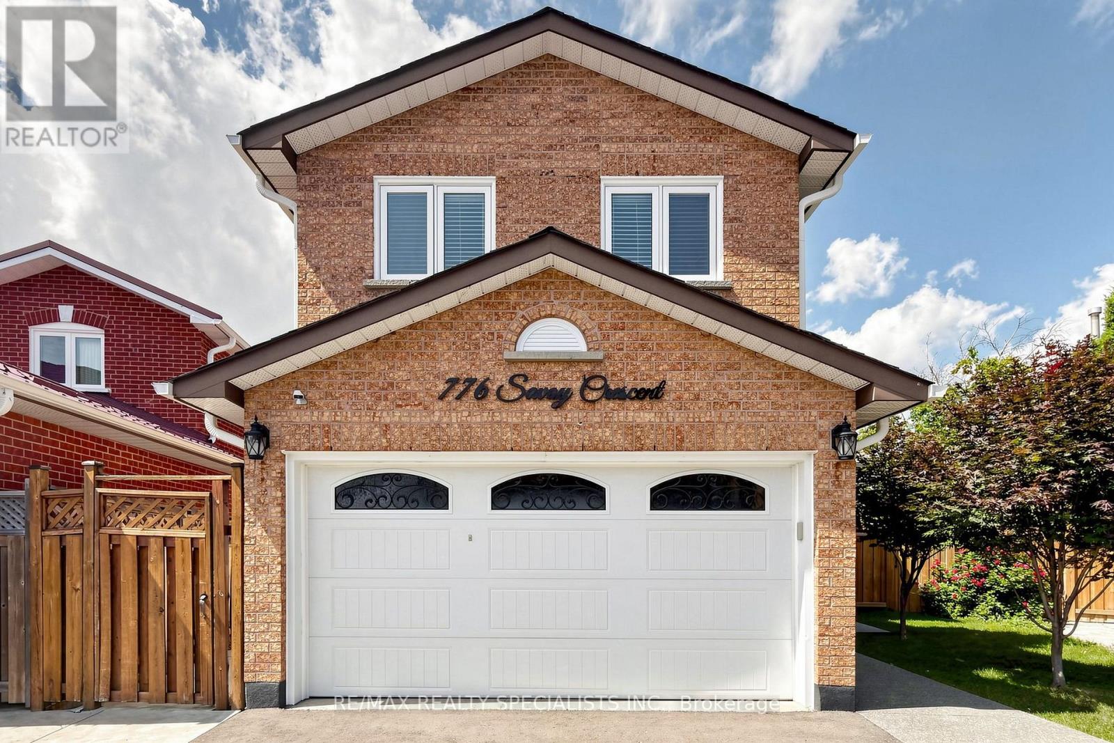 776 SAVOY CRESCENT - 2