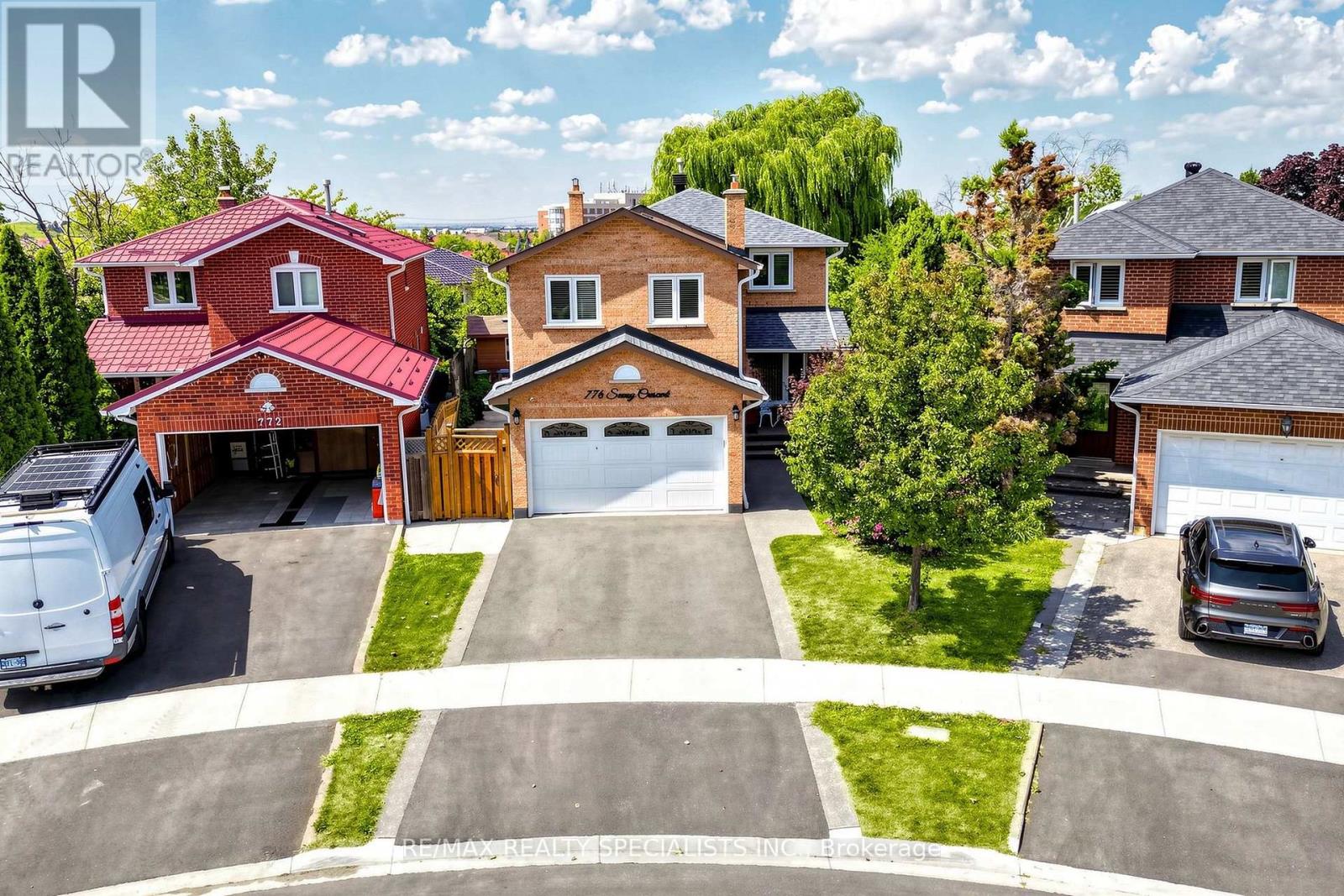 776 SAVOY CRESCENT - 43