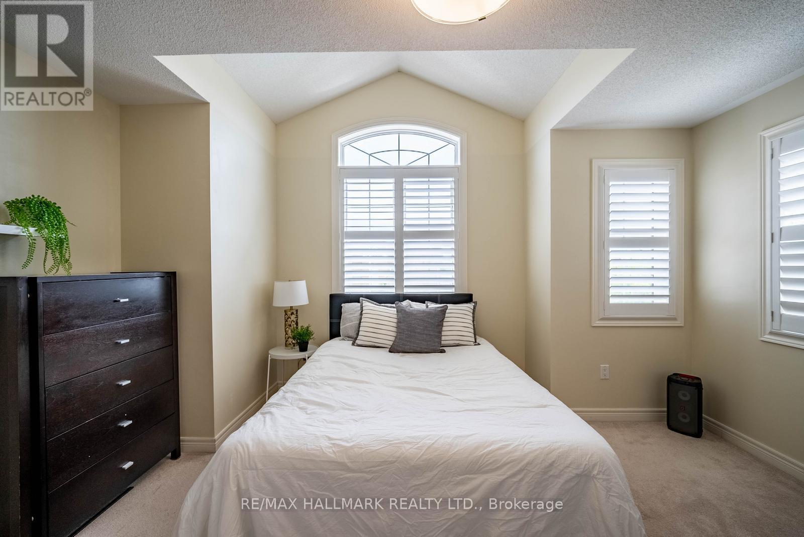 135 GLAD PARK AVENUE - Image 30
