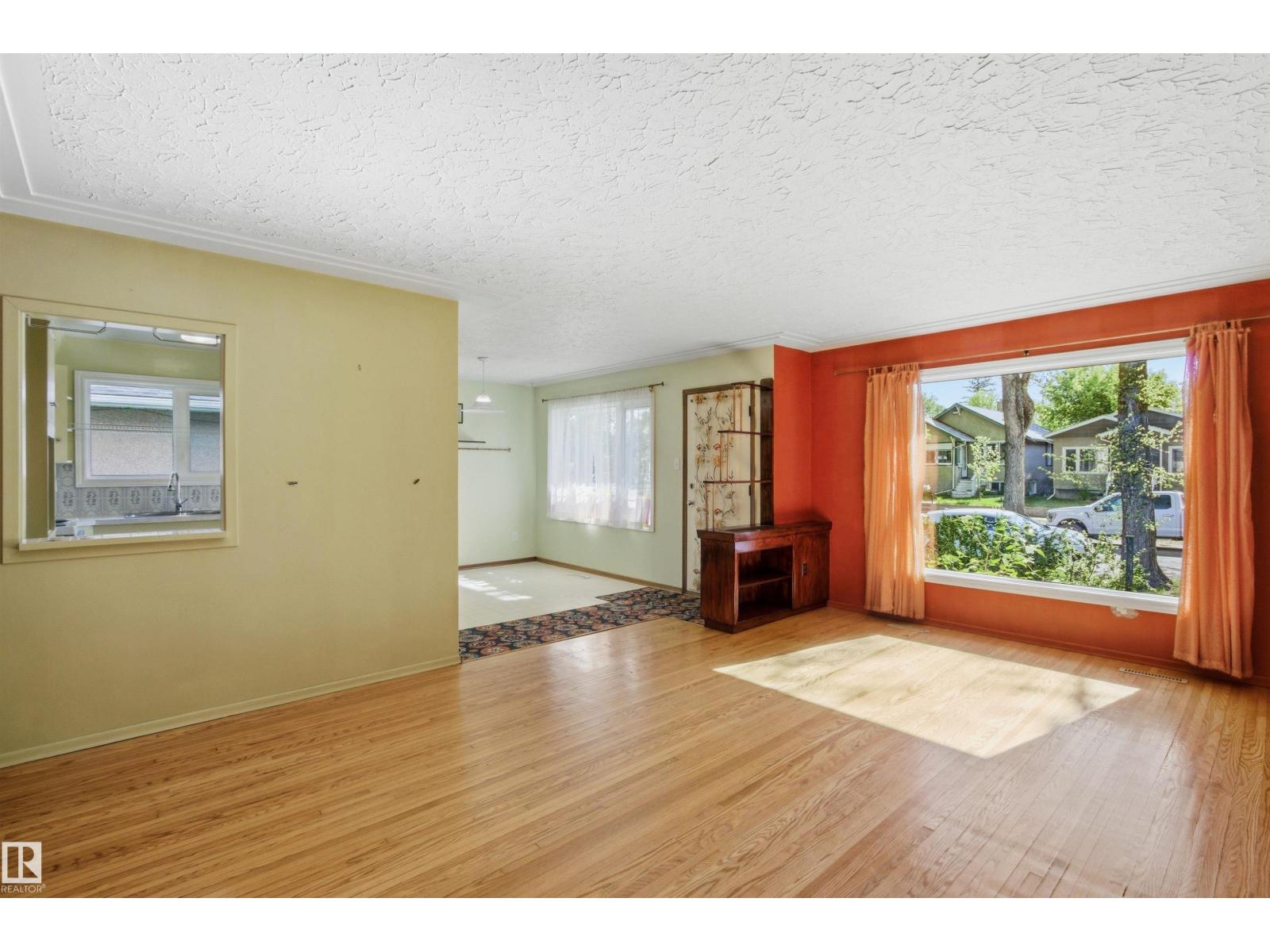 10138 74 ST NW NW, Terrace Heights (Edmonton), Edmonton photo 1