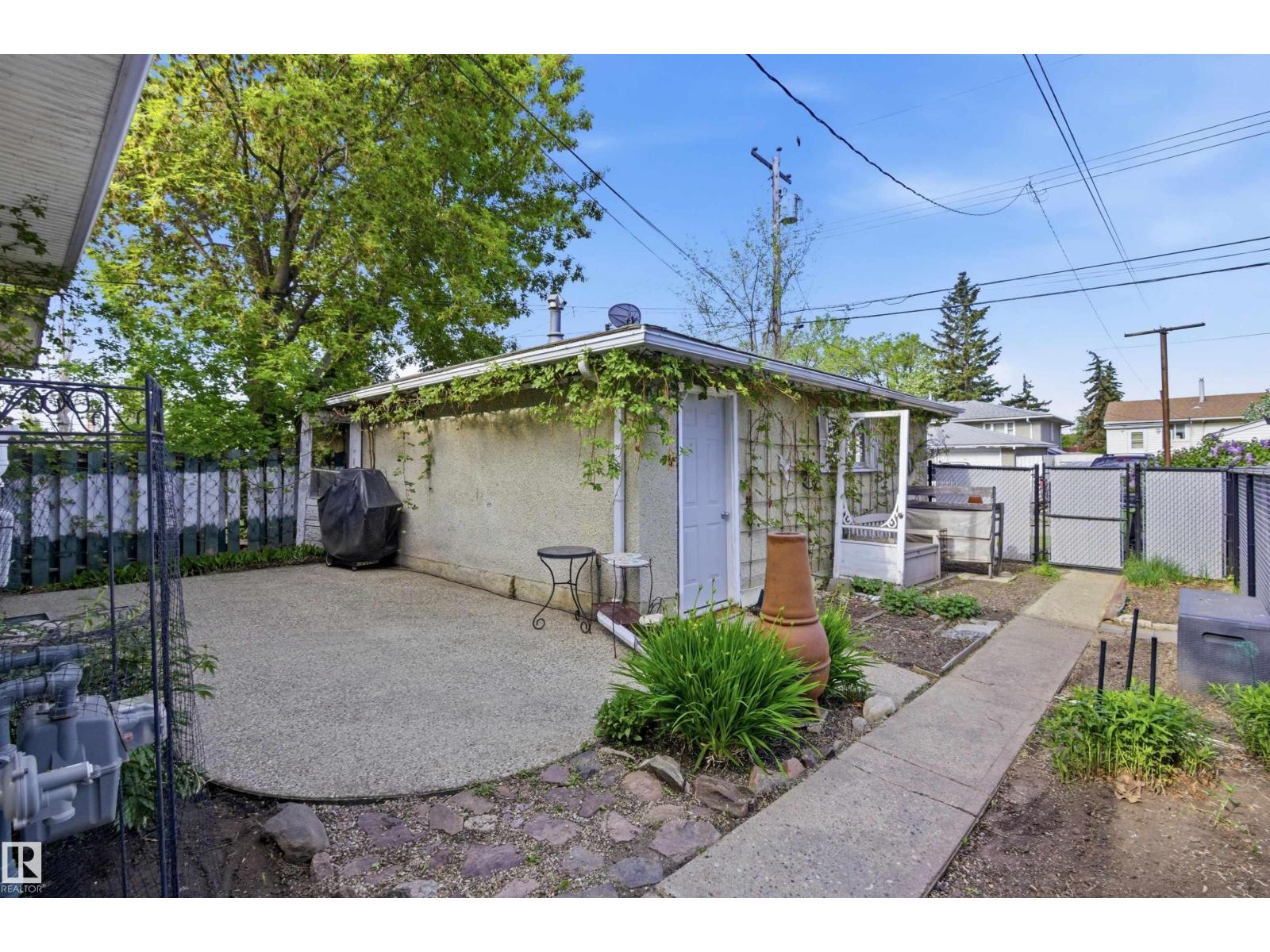 10138 74 ST NW NW, Terrace Heights (Edmonton), Edmonton photo 5