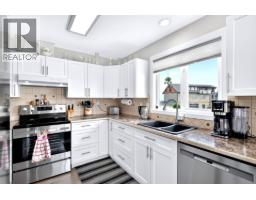 3pc Ensuite bath - 1836 Norview Place, Kamloops, BC V2B8L8 Photo 9