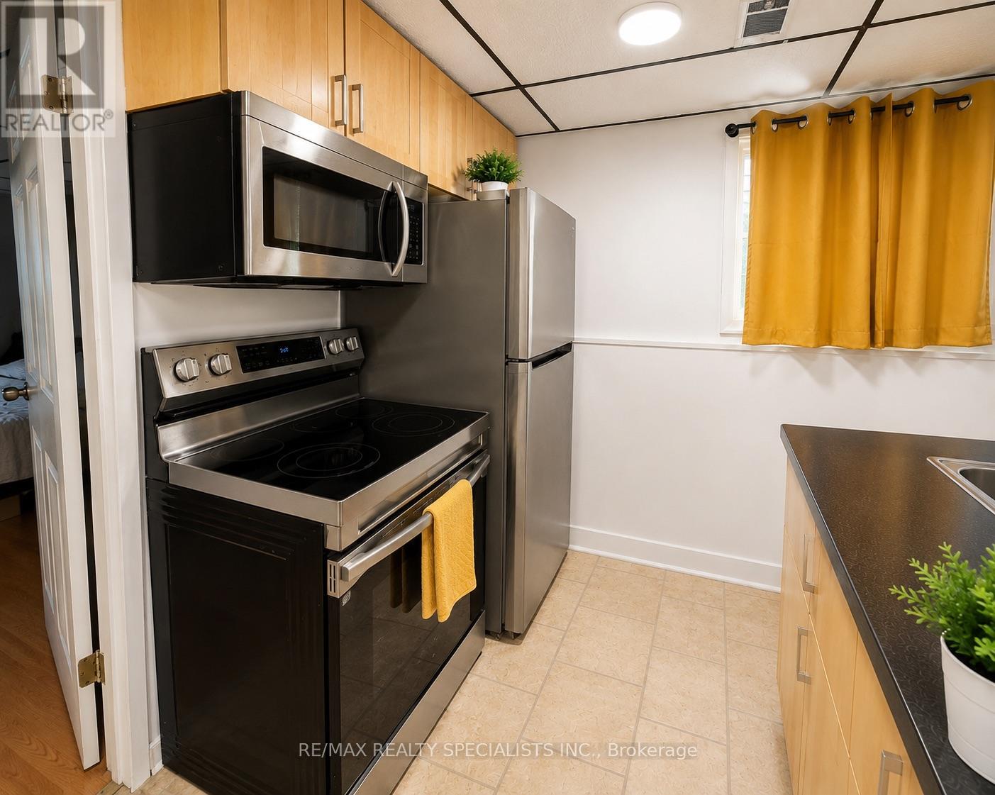 512 FIRST AVENUE - 14